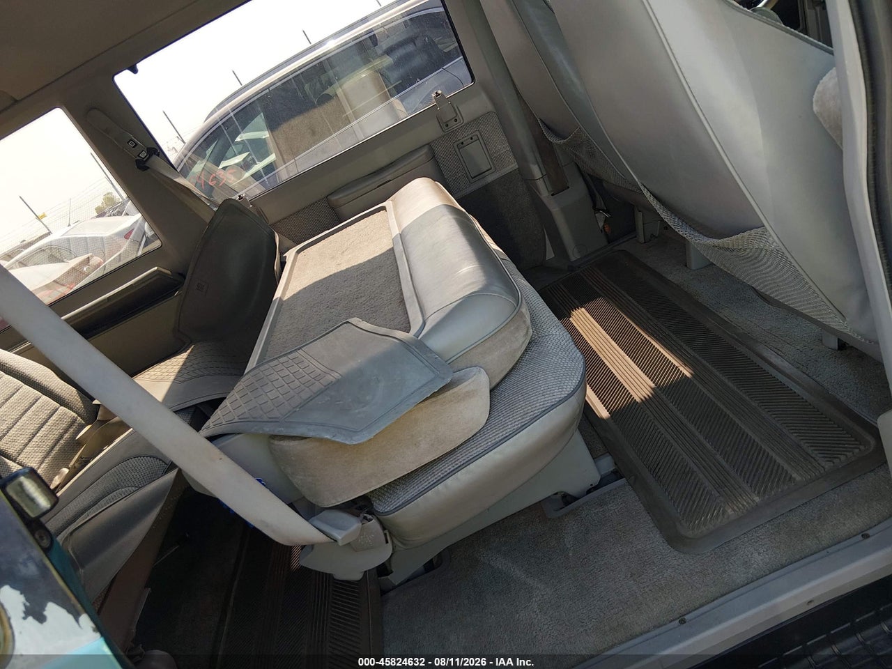 1GKDM19Z5NB****** · 1992 GMC SAFARI XT · 8/11