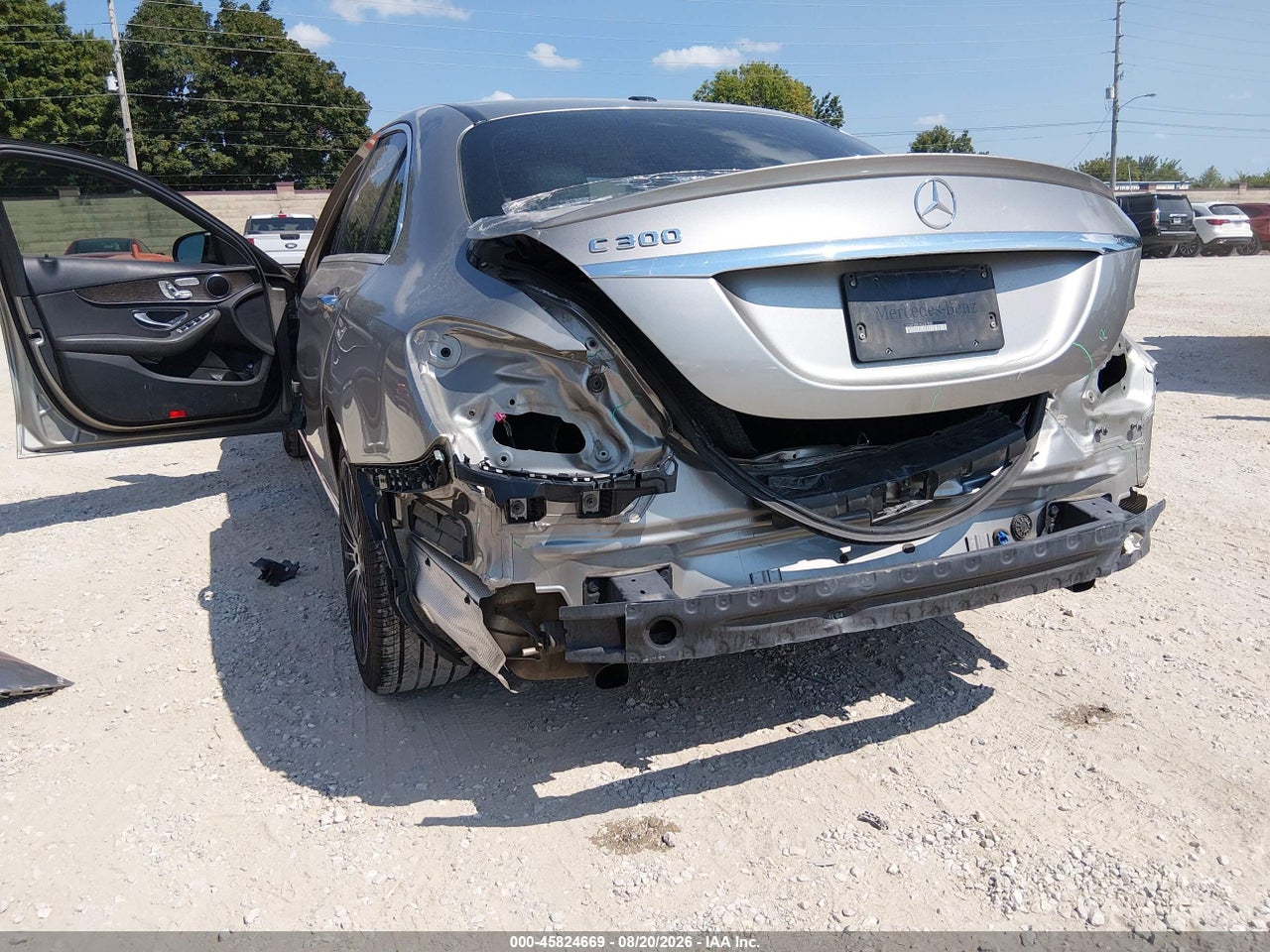 2019 MERCEDES-BENZ C 300 · 6/11