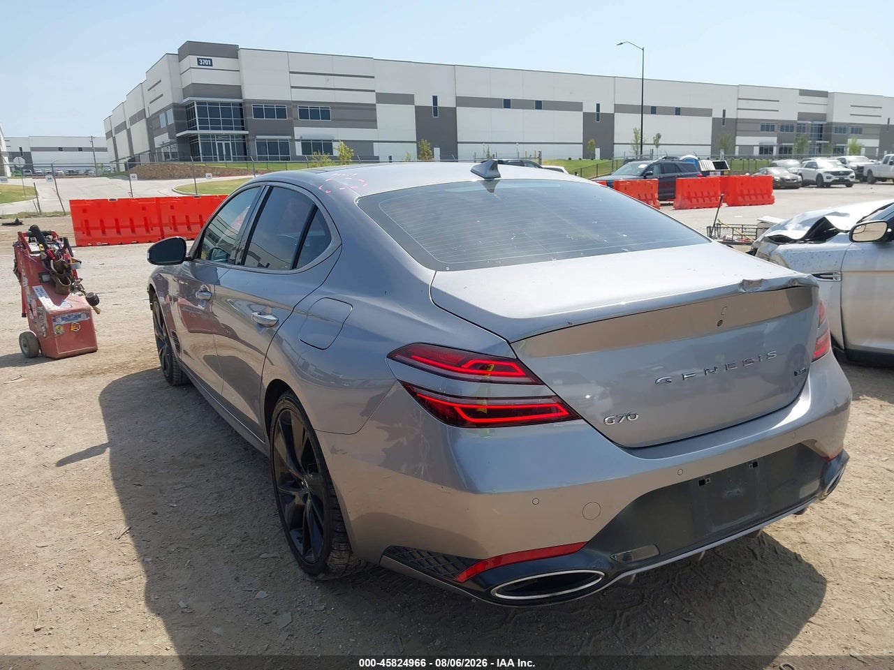 2023 GENESIS G70 3.3T RWD · 3/11