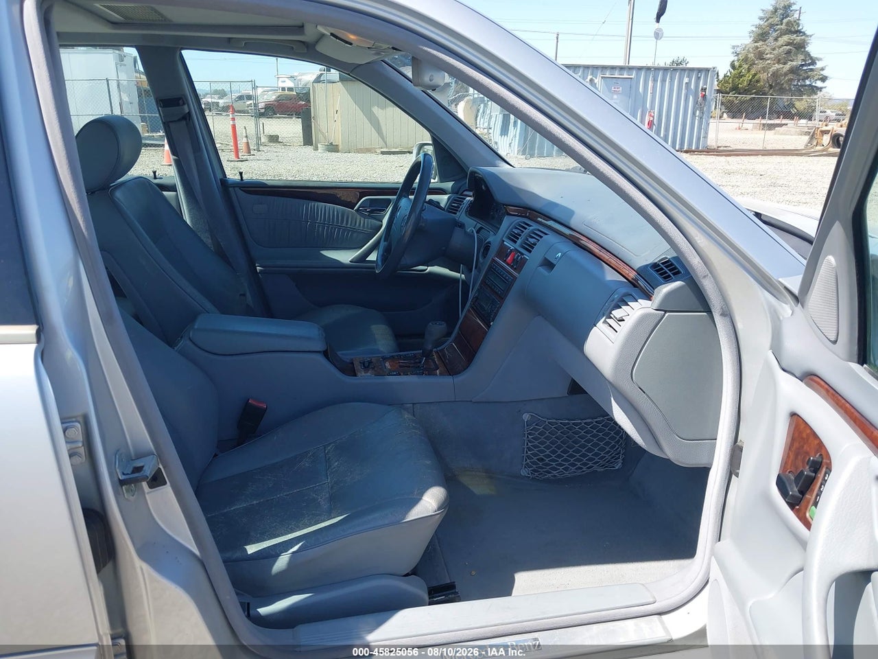 2000 MERCEDES-BENZ E 320 · 5/11