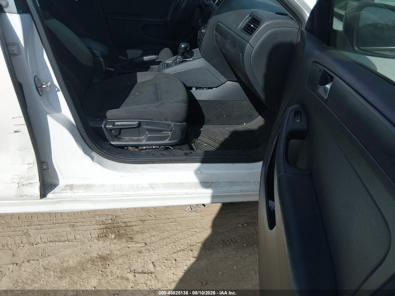 2016 VOLKSWAGEN JETTA 1.4T S · 5/11