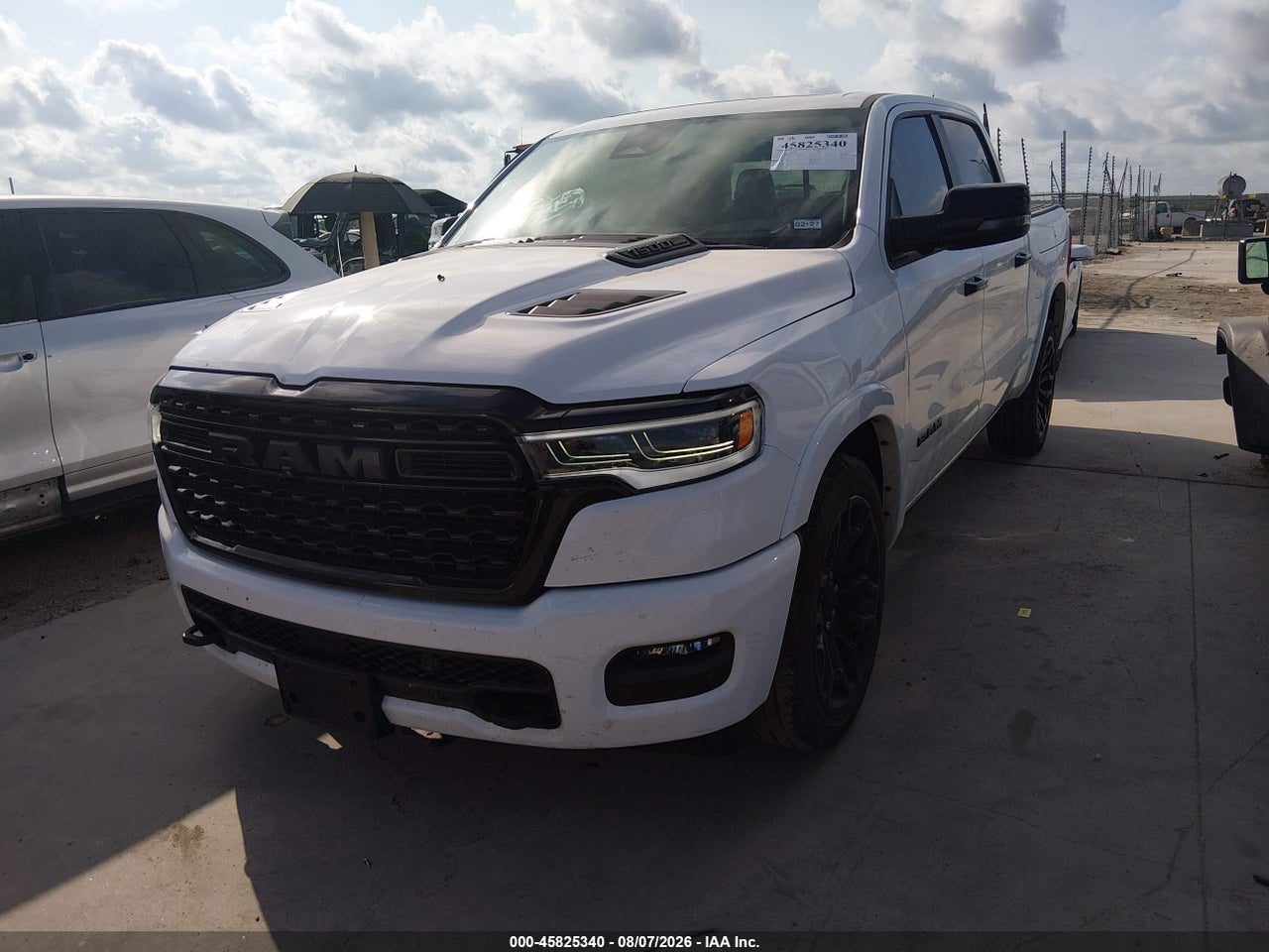 2025 RAM 1500 LIMITED  4X4 5'7 BOX · 2/11