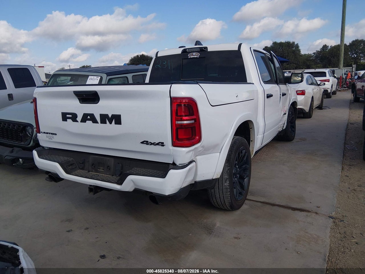 2025 RAM 1500 LIMITED  4X4 5'7 BOX · 4/11