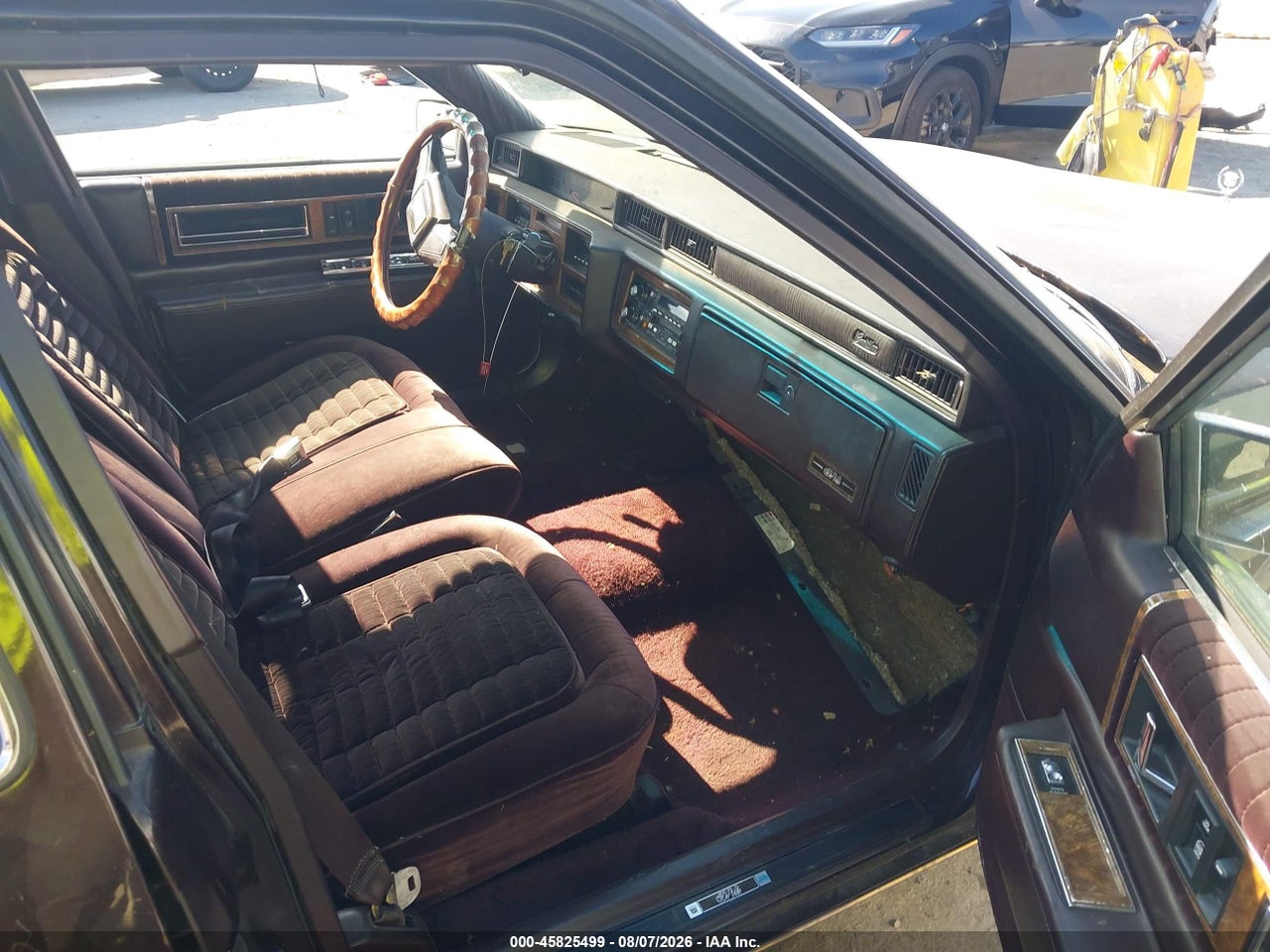 1985 CADILLAC DEVILLE · 5/11