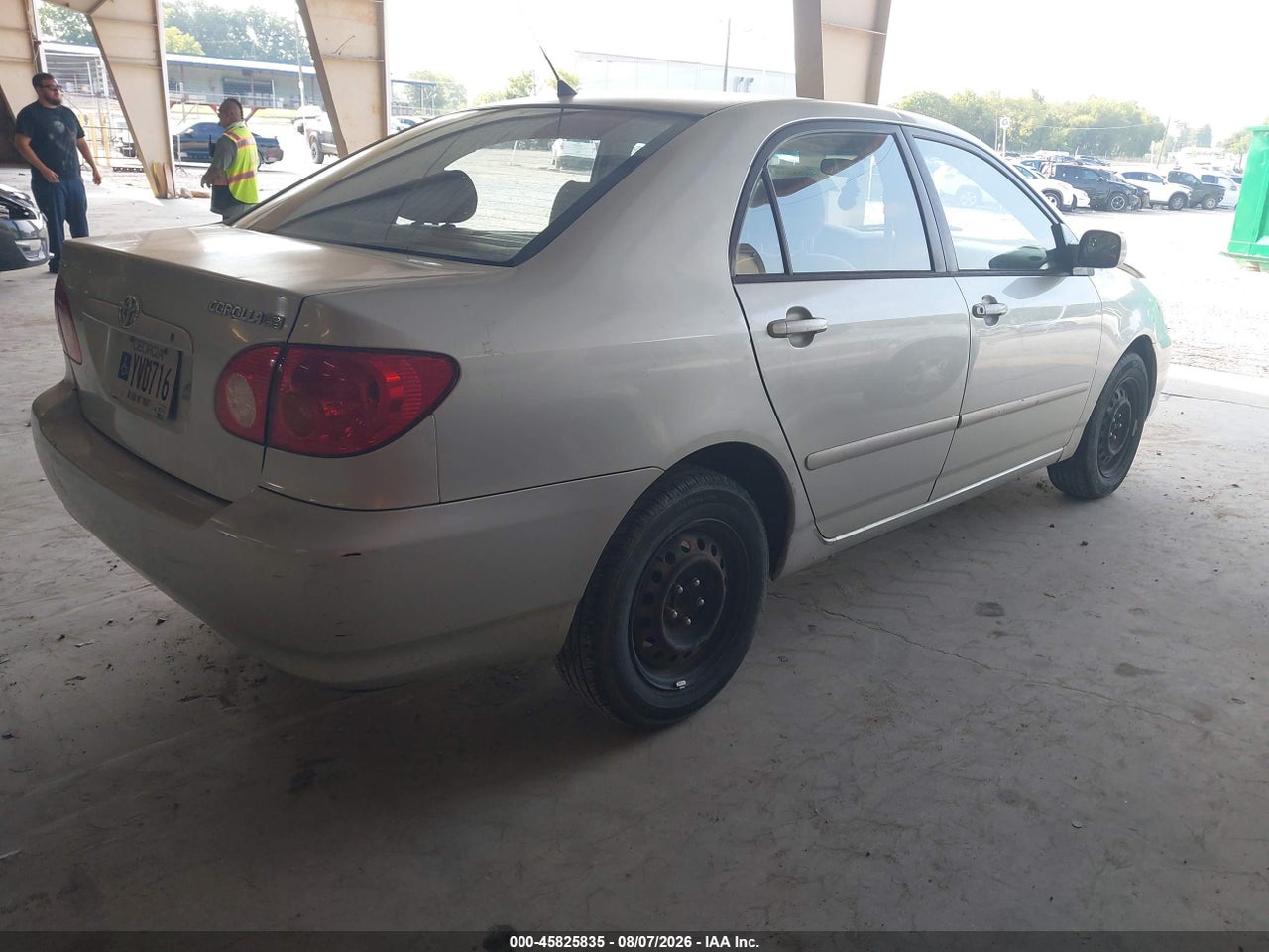 2003 TOYOTA COROLLA LE · 4/11