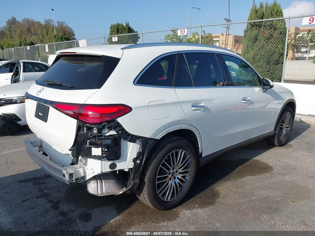 2026 MERCEDES-BENZ GLC 300 SUV · 4/11