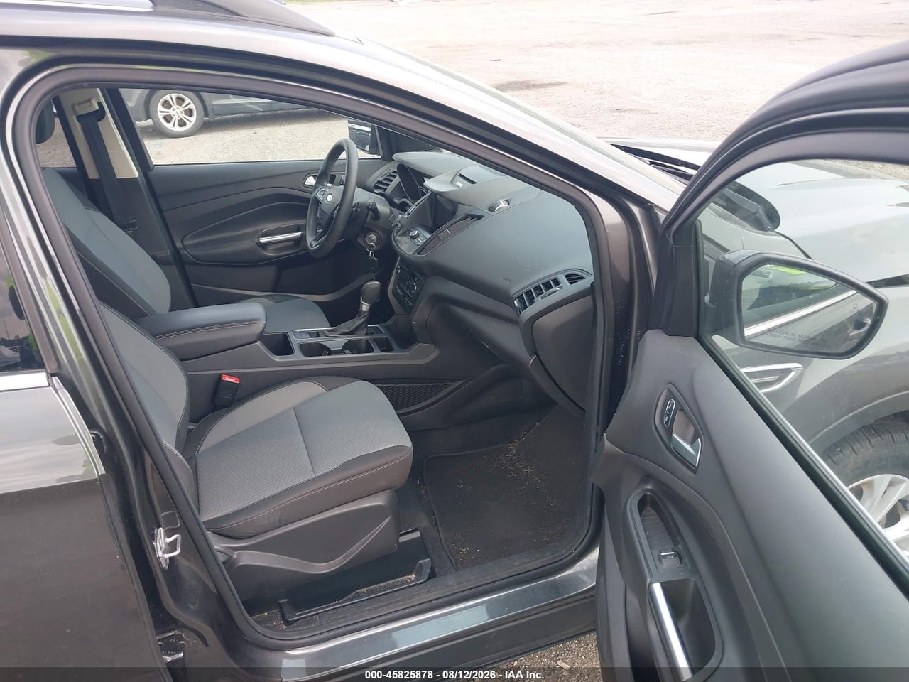 2017 FORD ESCAPE SE · 5/11