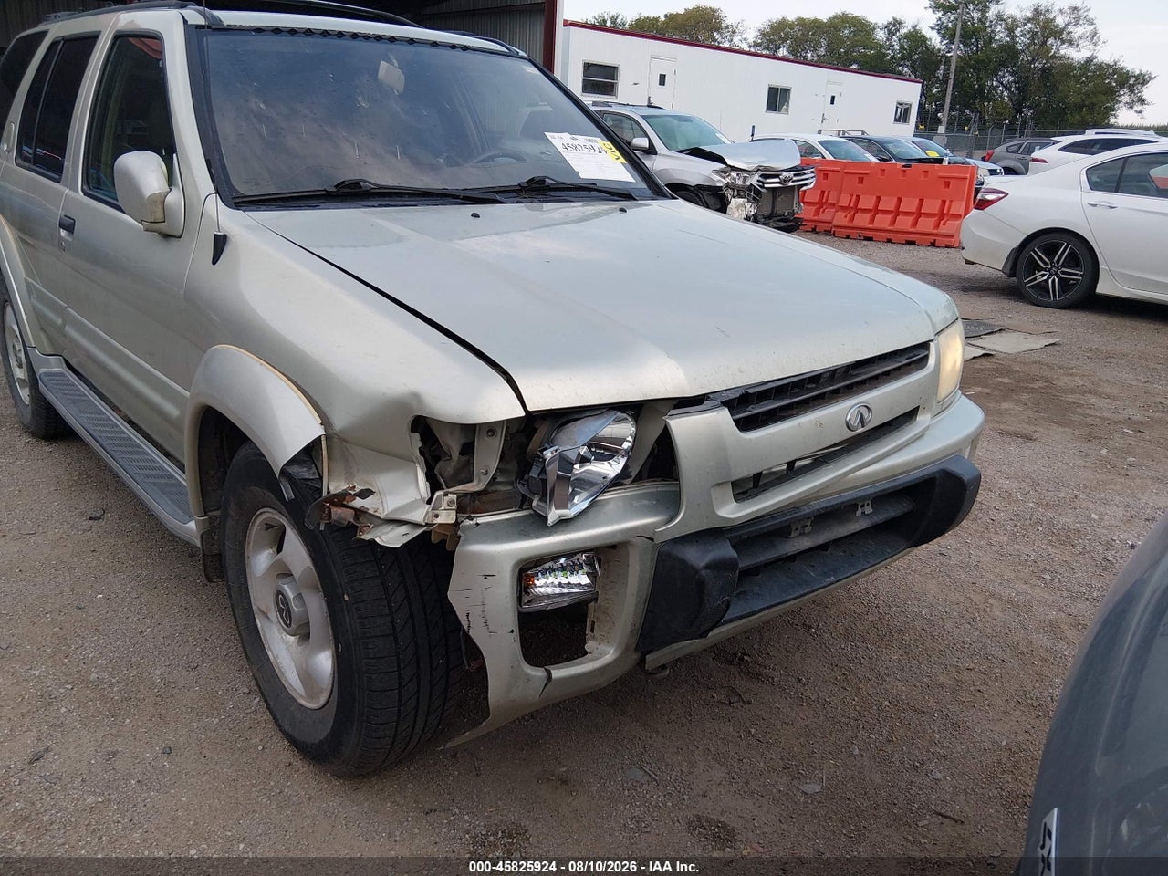 2000 INFINITI QX4 · 6/11