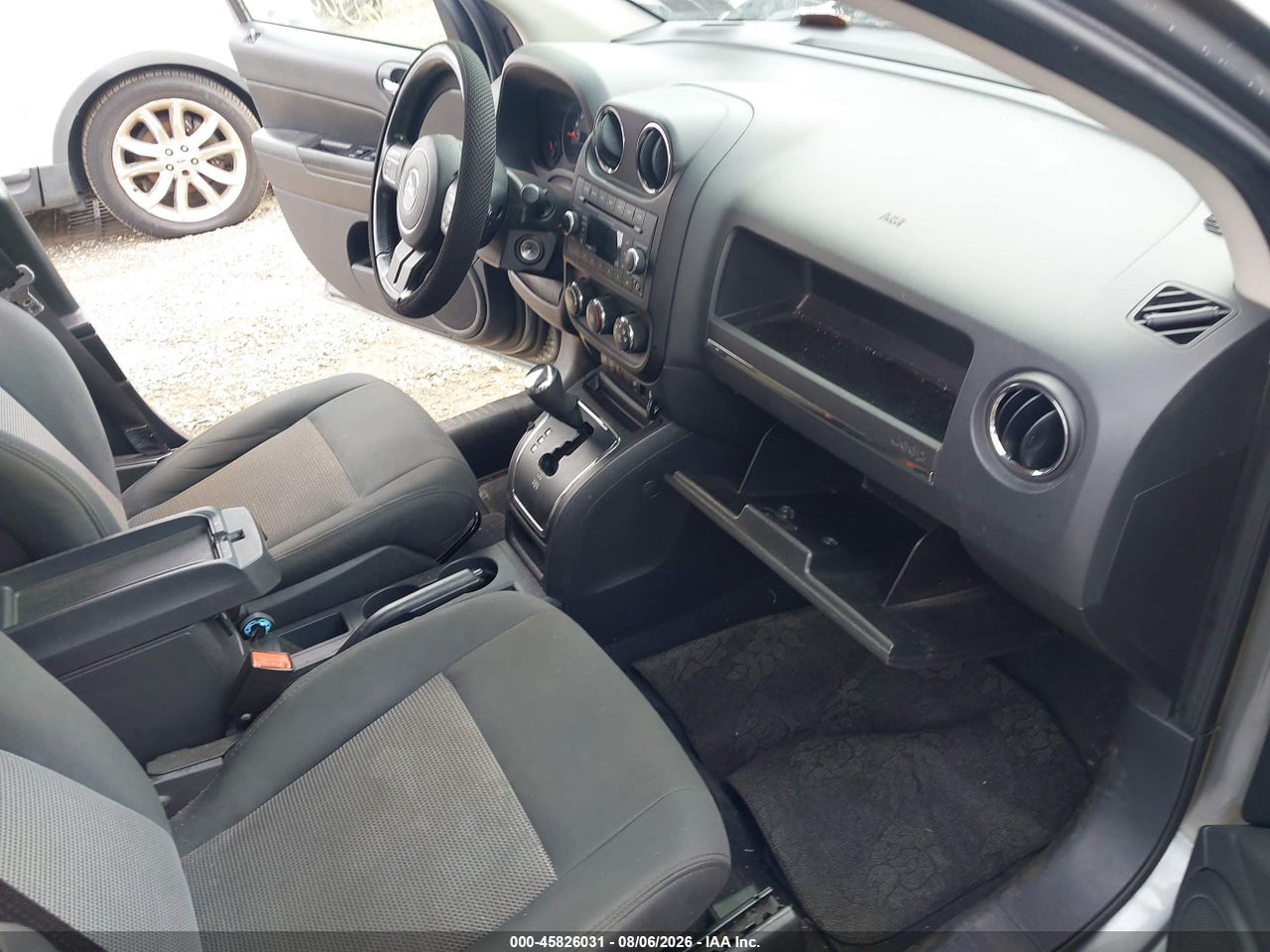 2012 JEEP COMPASS LATITUDE · 5/10