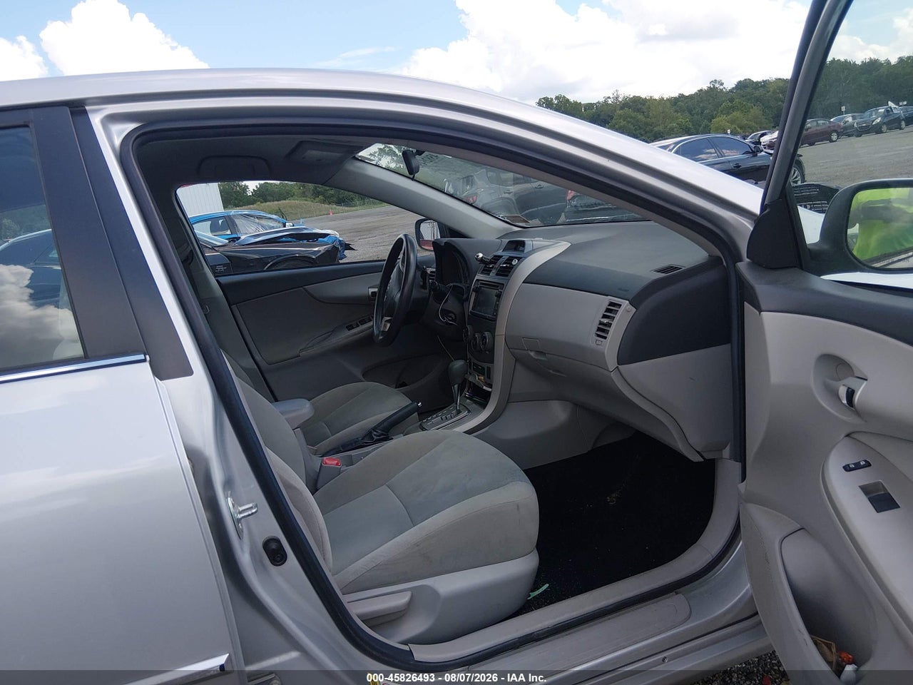 2013 TOYOTA COROLLA LE · 5/11