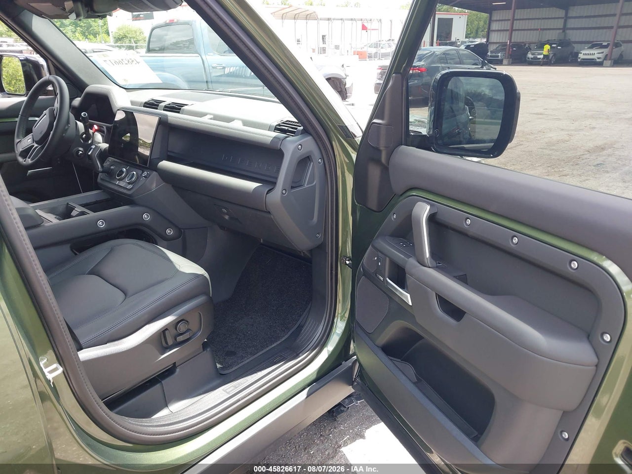 2026 LAND ROVER DEFENDER P400 X-DYNAMIC SE · 5/11