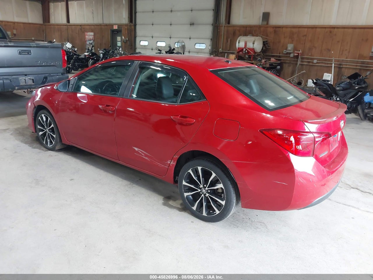 2T1BURHE6JC****** · 2018 TOYOTA COROLLA SE · 3/11