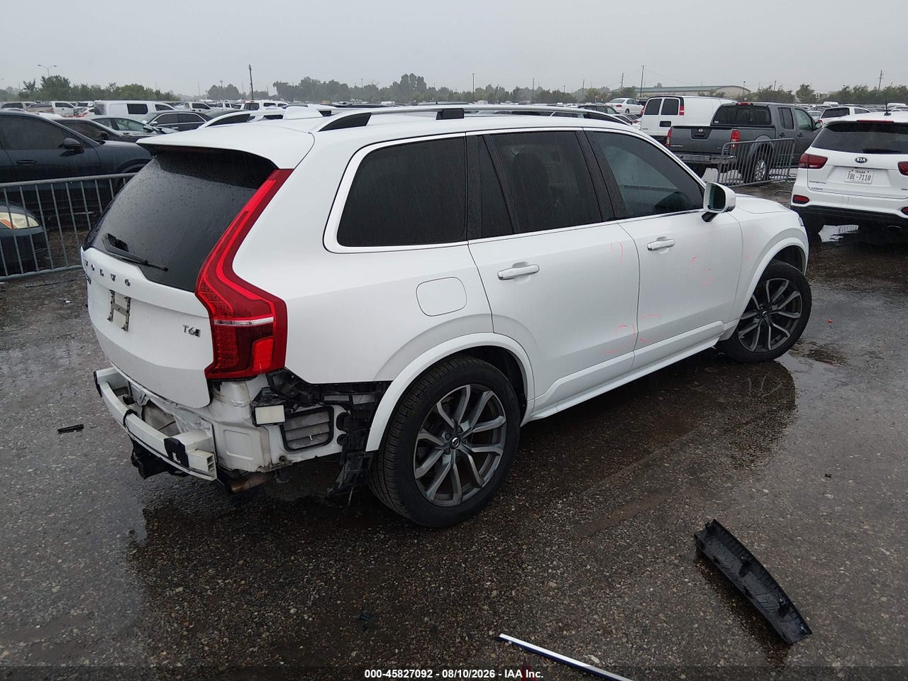 2018 VOLVO XC90 T6 MOMENTUM · 4/11