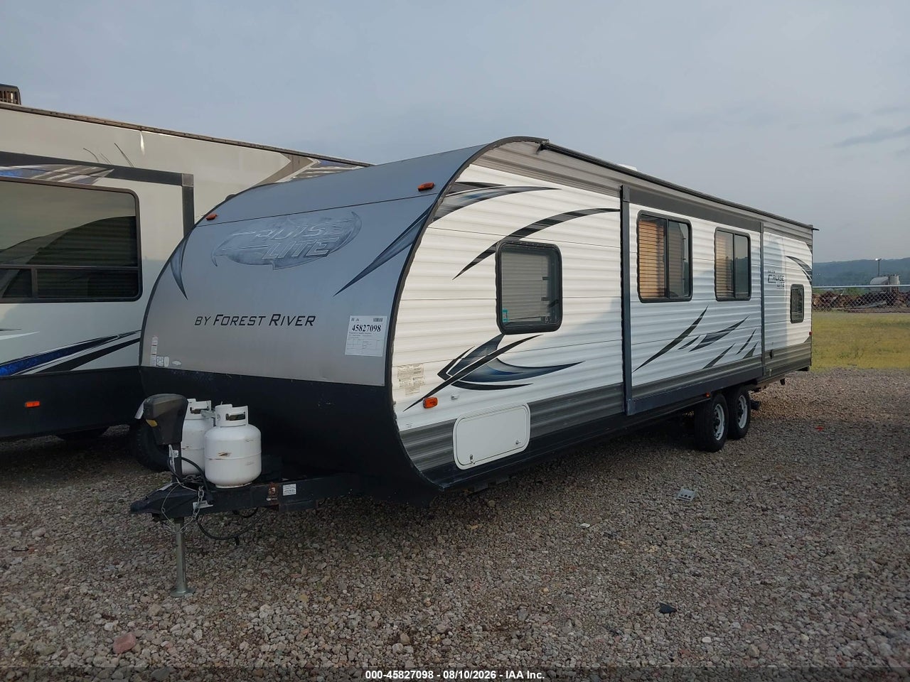 4X4TSMC20G7****** · 2016 FOREST RIVER SALEM CRUISE LITE · 2/11