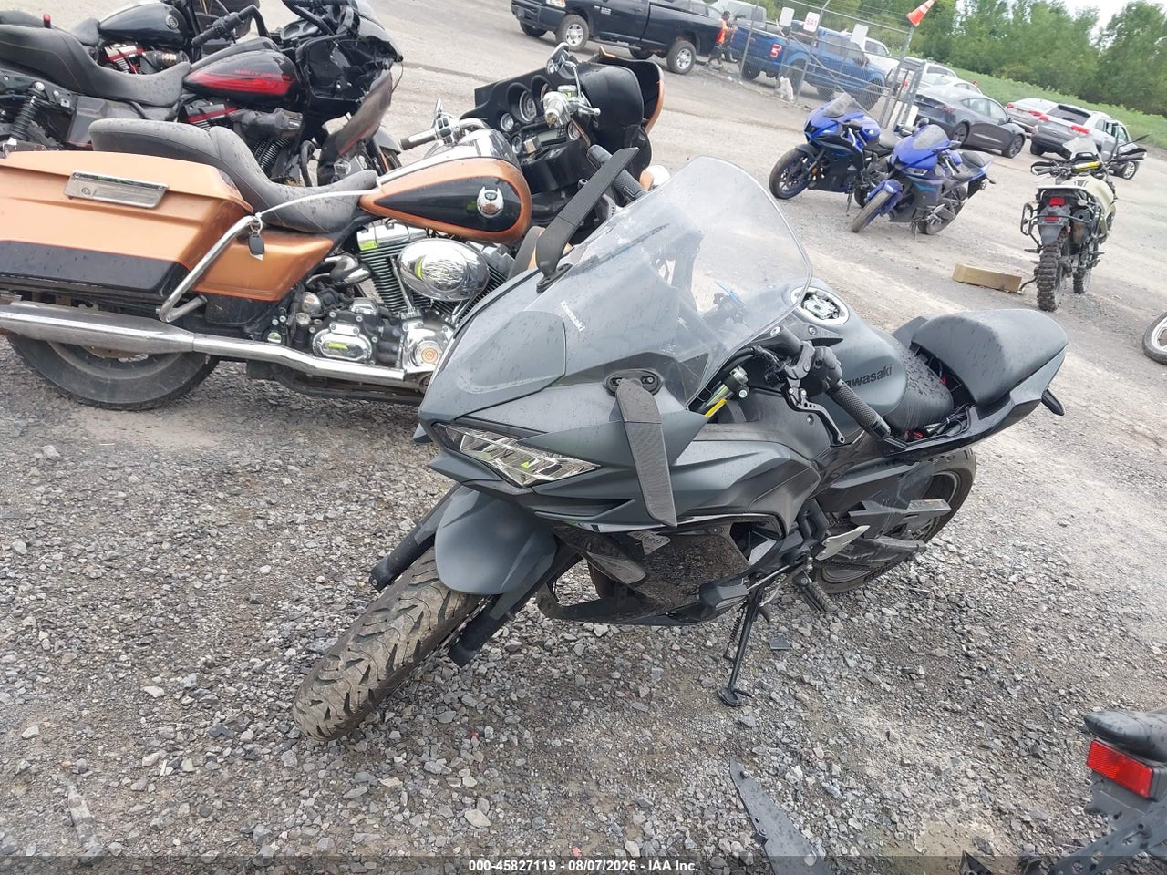 2024 KAWASAKI EX650 P · 2/10