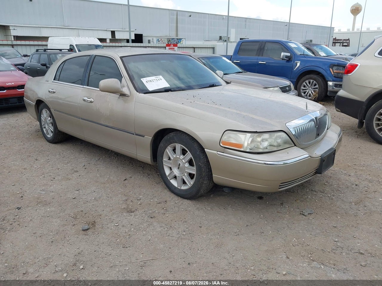 1LNHM81V26Y****** · 2006 LINCOLN TOWN CAR SIGNATURE