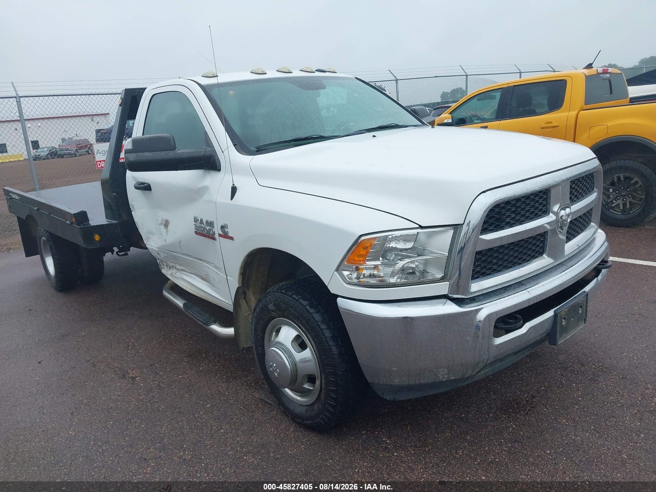 3C7WRTBL2JG****** · 2018 RAM 3500 CHASSIS TRADESMAN/SLT