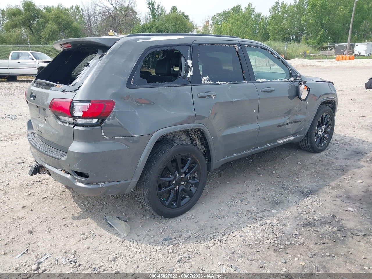 2021 JEEP GRAND CHEROKEE LAREDO X 4X4 · 4/11