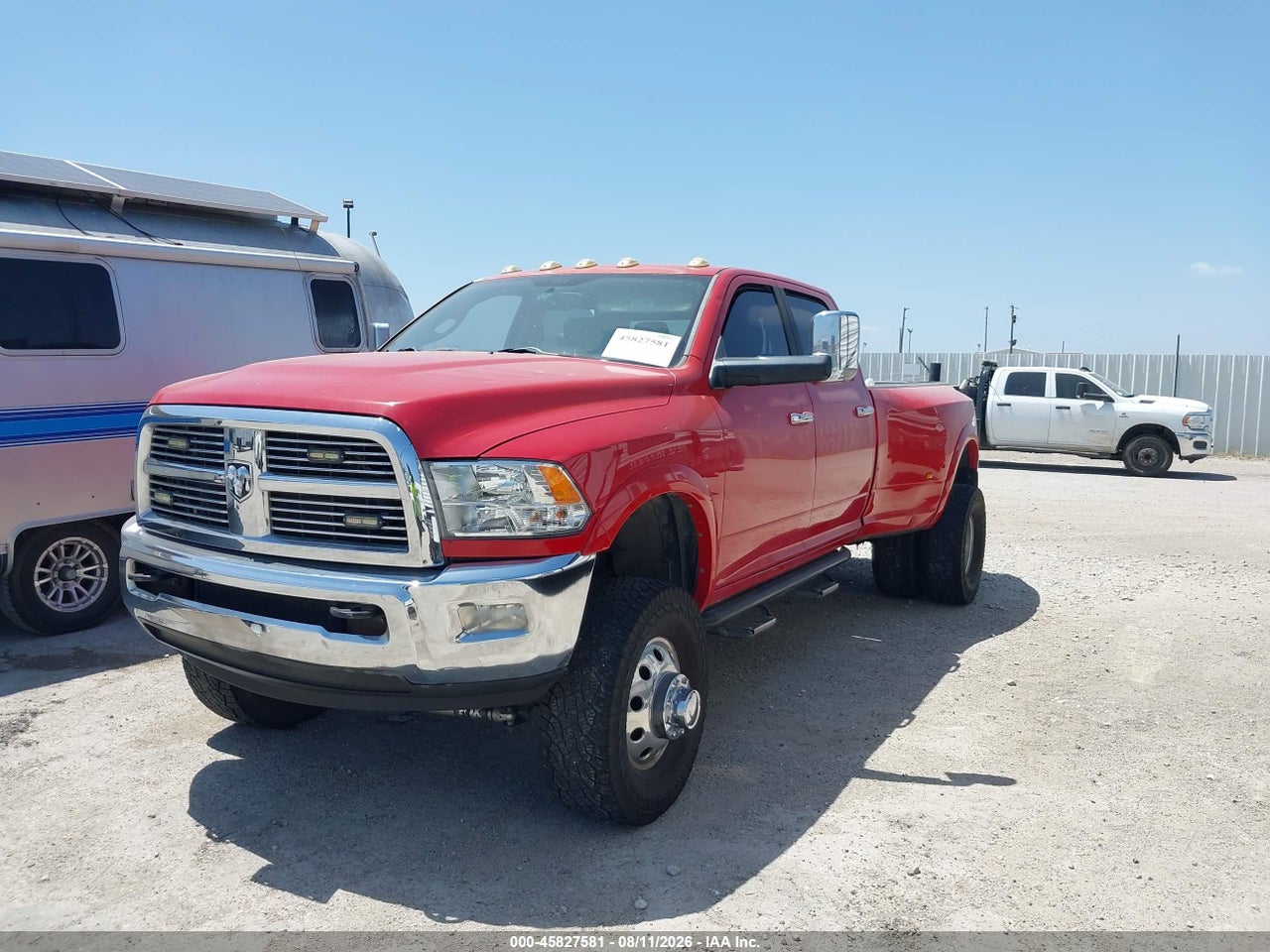 2011 RAM RAM 3500 LARAMIE · 2/4