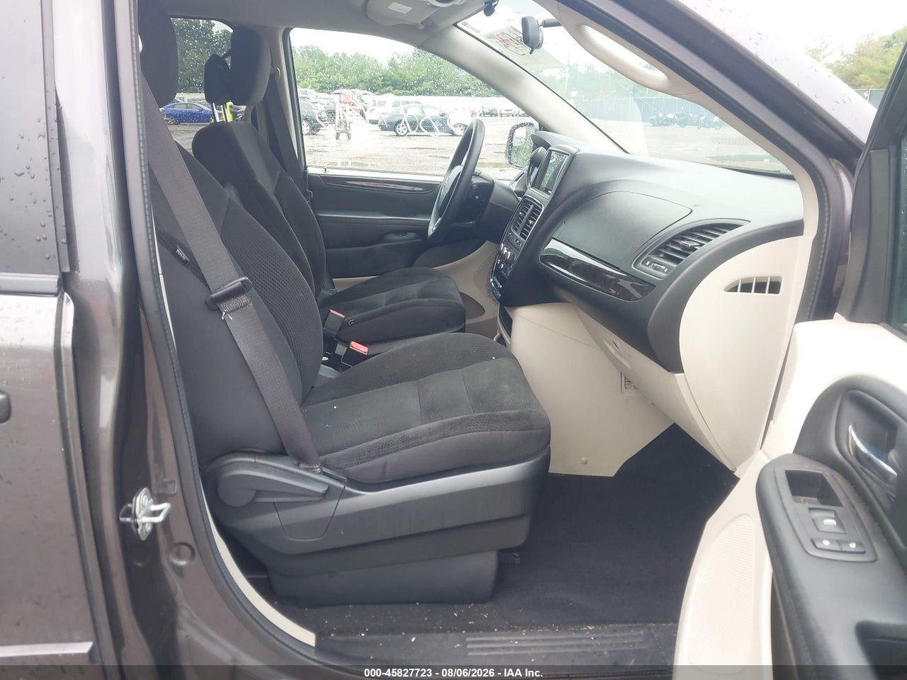 2017 DODGE GRAND CARAVAN SE · 5/11