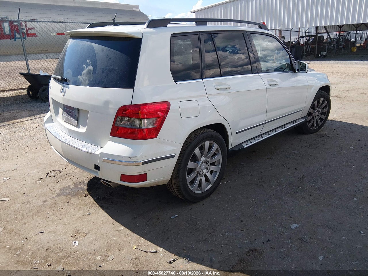 2011 MERCEDES-BENZ GLK 350 · 4/11