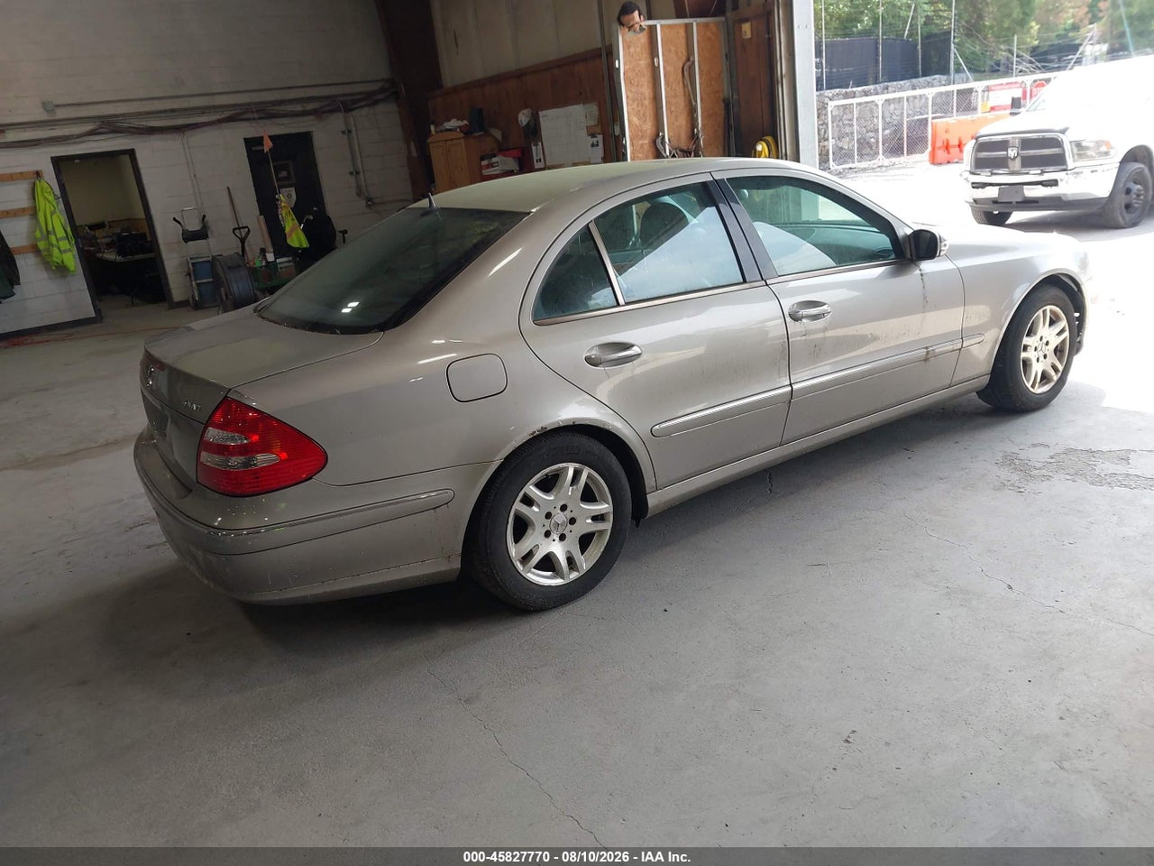 2005 MERCEDES-BENZ E 320 4MATIC · 4/11