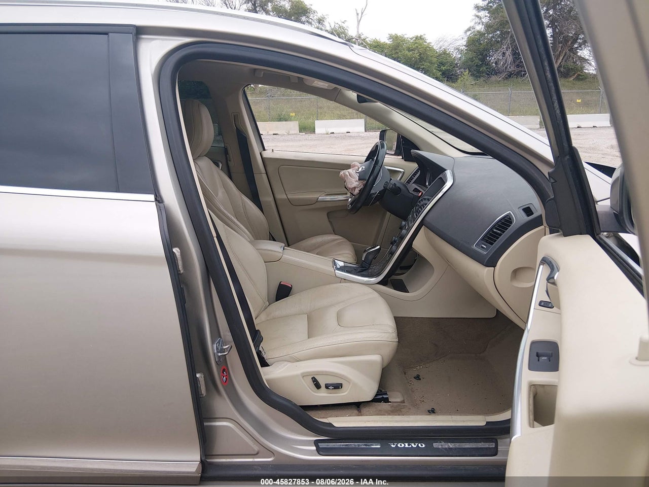 2014 VOLVO XC60 3.0L PREMIER PLUS · 5/11