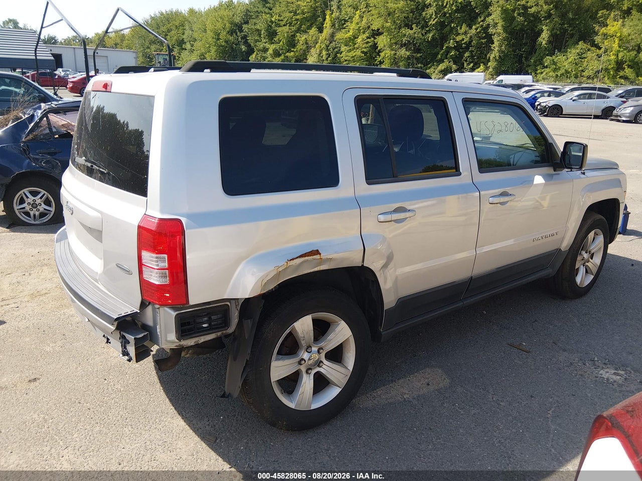 2012 JEEP PATRIOT LATITUDE · 4/11