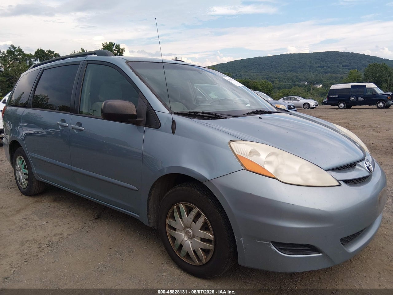 5TDZK23C68S****** · 2008 TOYOTA SIENNA LE