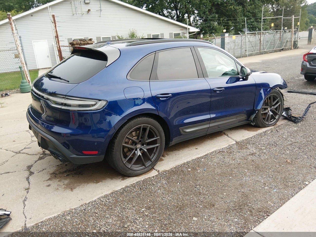 2024 PORSCHE MACAN T · 4/11