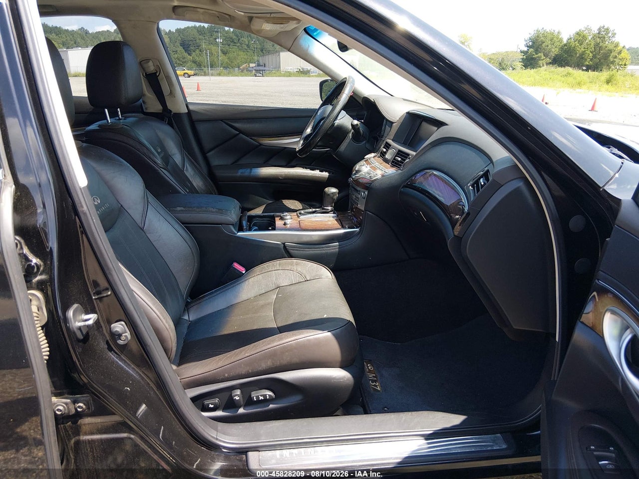 2011 INFINITI M37 · 5/11