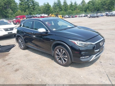 SJKCH5CR6HA****** · 2017 INFINITI QX30 PREMIUM