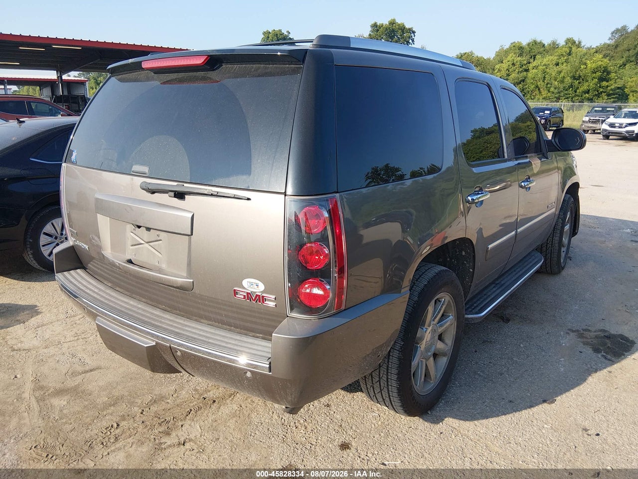 2012 GMC YUKON DENALI · 4/11