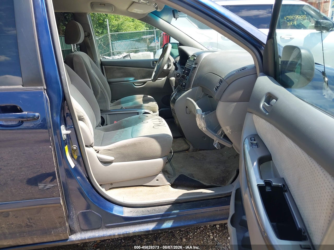 2007 TOYOTA SIENNA LE · 5/11