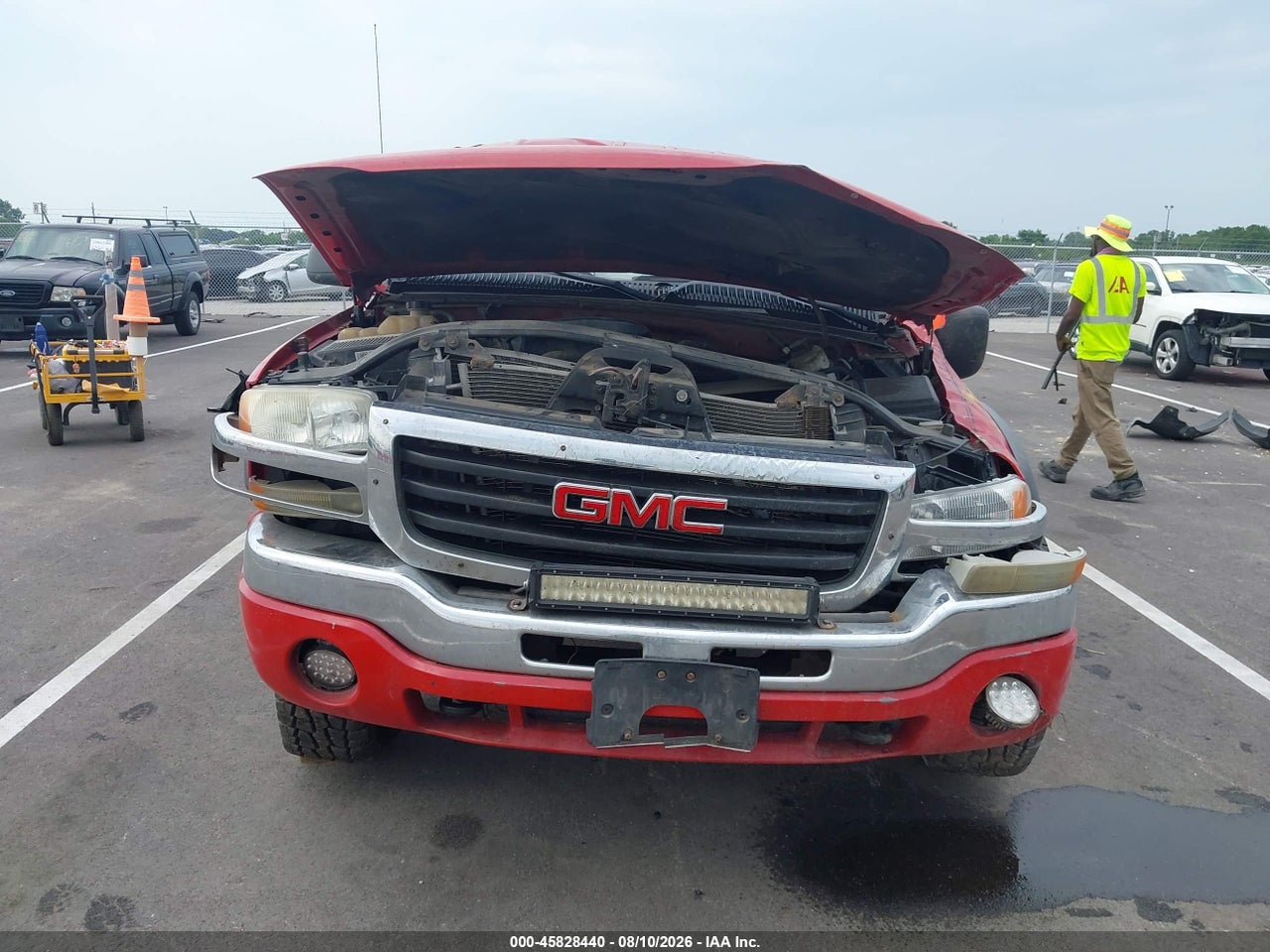 2004 GMC SIERRA 2500 SLE · 6/8