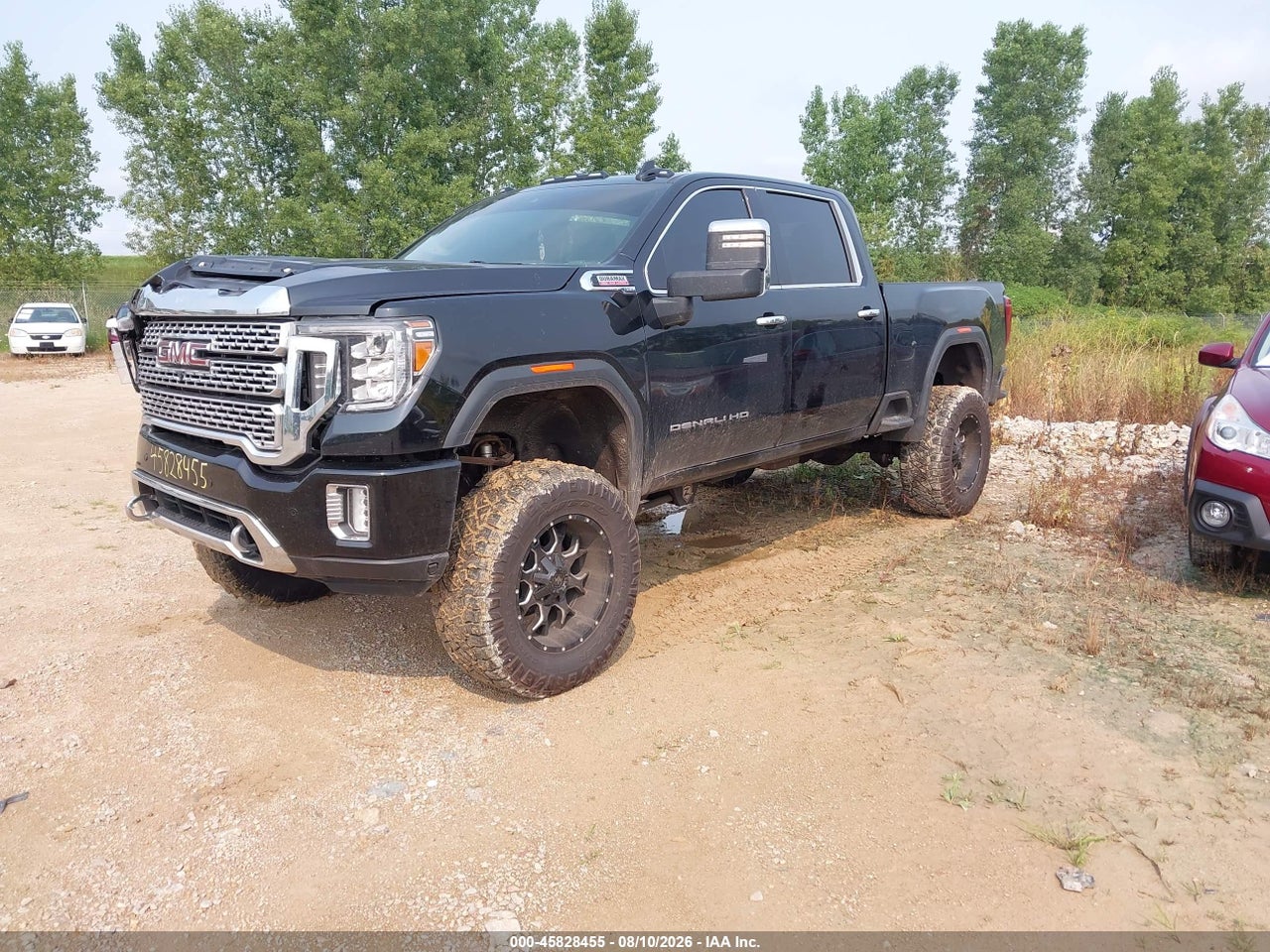 1GT49REY2NF****** · 2022 GMC SIERRA 2500HD DENALI · 2/4