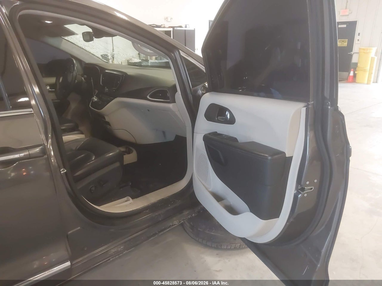 2020 CHRYSLER PACIFICA TOURING L PLUS · 5/11