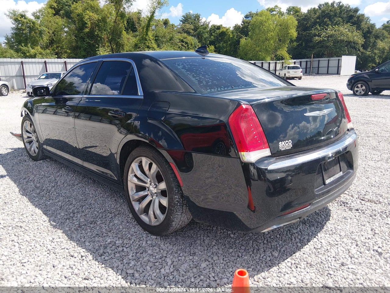 2017 CHRYSLER 300 LIMITED · 3/10