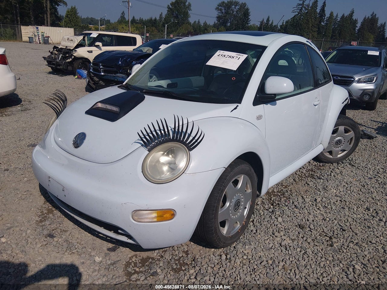 2000 VOLKSWAGEN NEW BEETLE GLS · 2/11