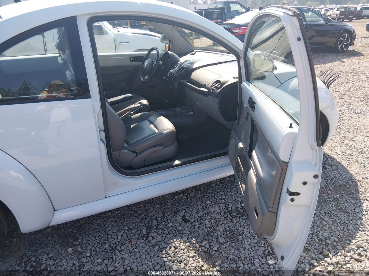 2000 VOLKSWAGEN NEW BEETLE GLS · 5/11