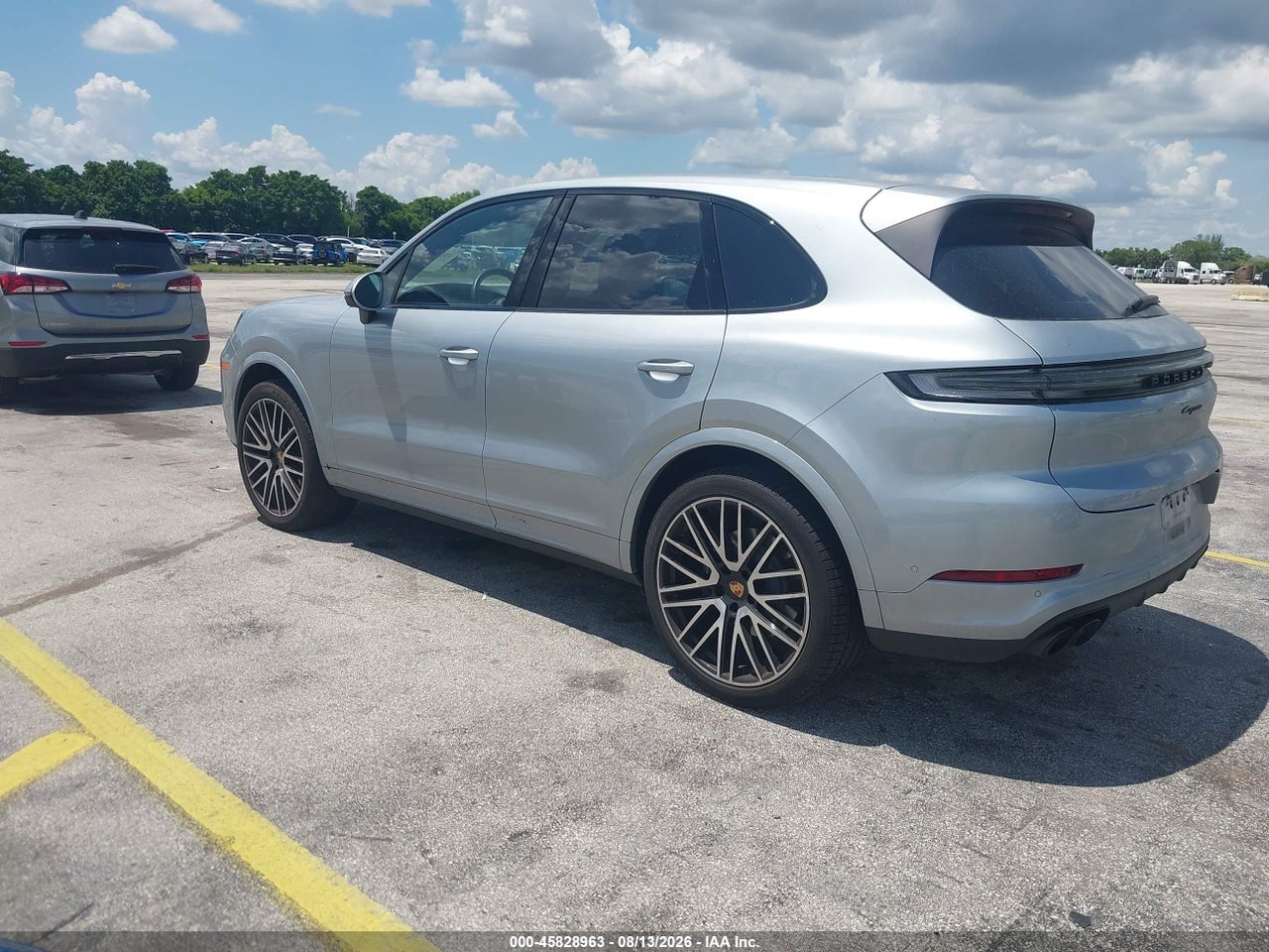 2025 PORSCHE CAYENNE · 3/11