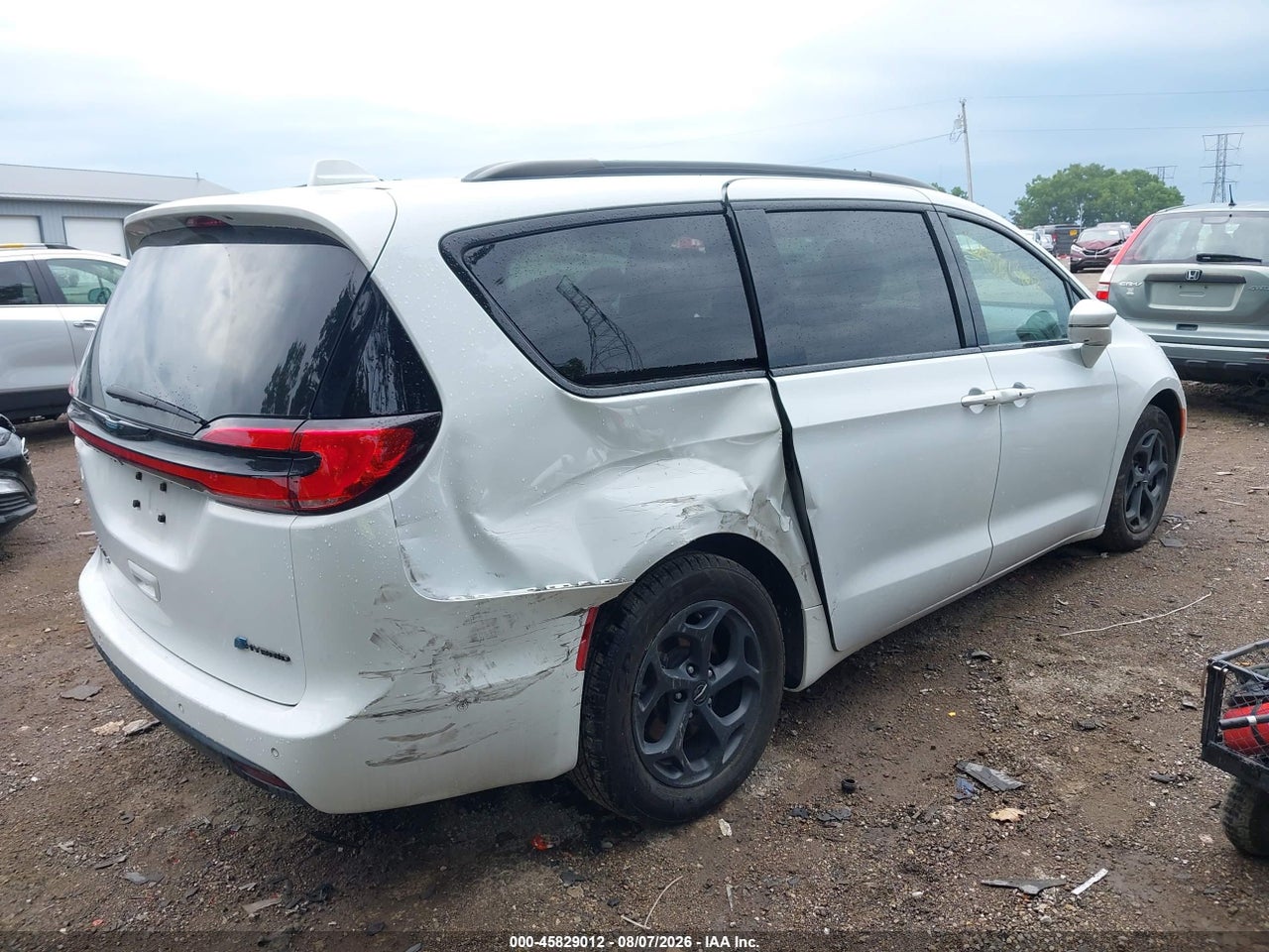 2021 CHRYSLER PACIFICA HYBRID LIMITED · 4/11