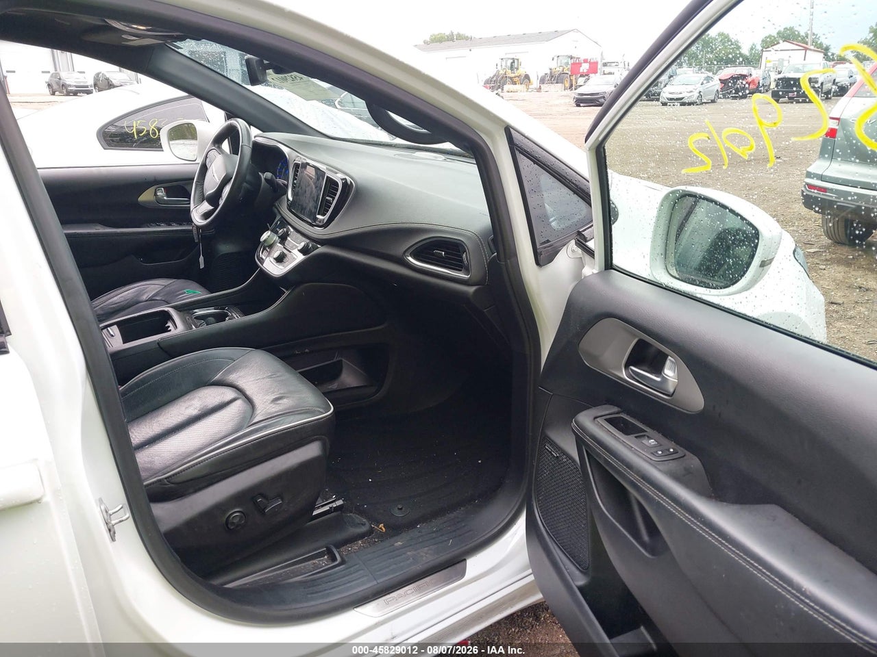 2021 CHRYSLER PACIFICA HYBRID LIMITED · 5/11