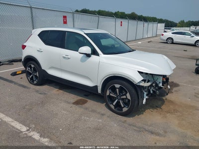 YV4162UK5N2****** · 2022 VOLVO XC40 T5 MOMENTUM