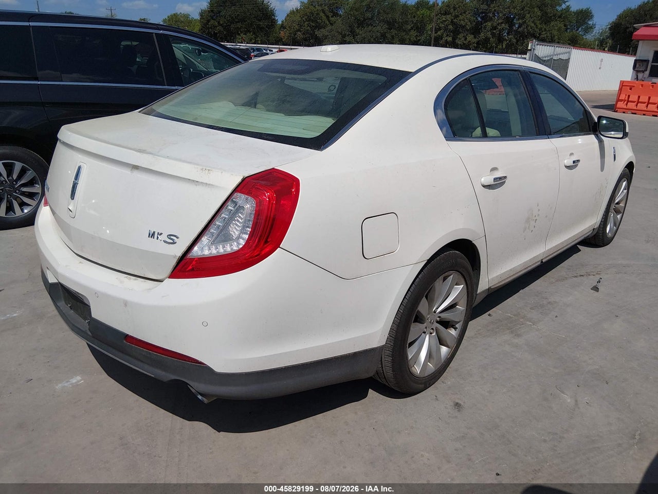 1LNHL9DK9DG****** · 2013 LINCOLN MKS   · 4/11