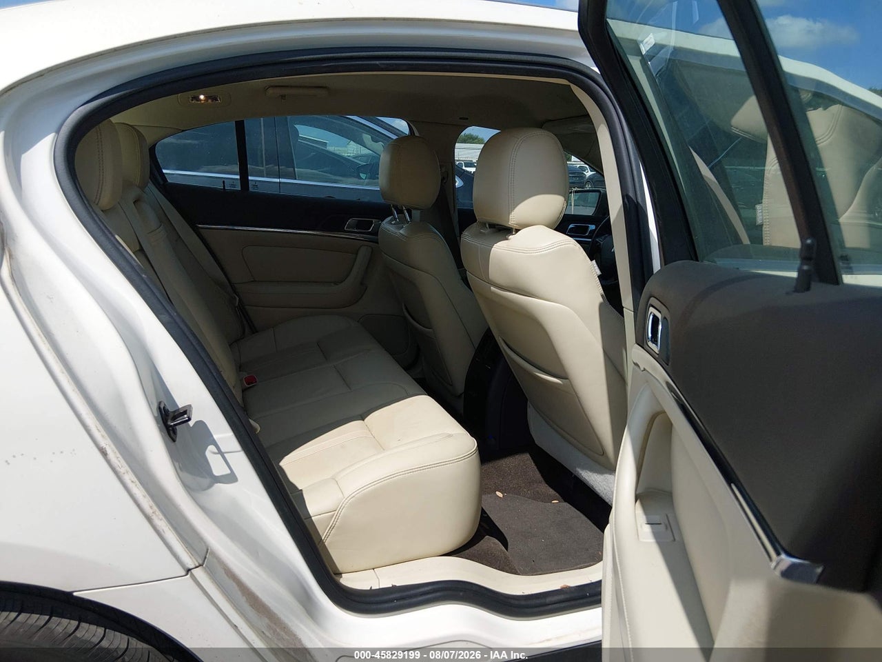 1LNHL9DK9DG****** · 2013 LINCOLN MKS   · 8/11