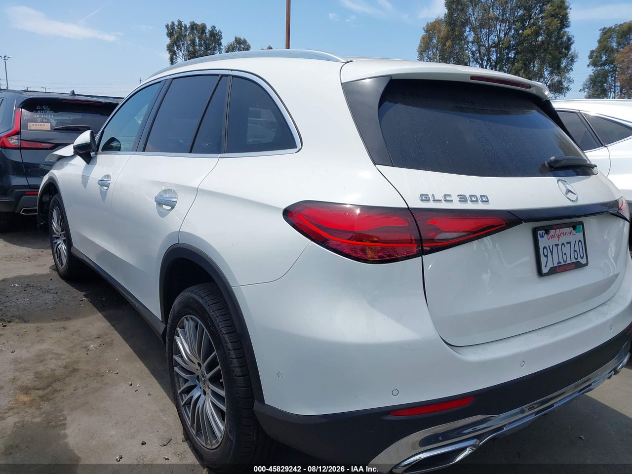 2026 MERCEDES-BENZ GLC 300 SUV · 3/11