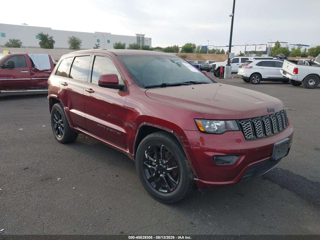 1C4RJEAG5JC****** · 2018 JEEP GRAND CHEROKEE ALTITUDE 4X2