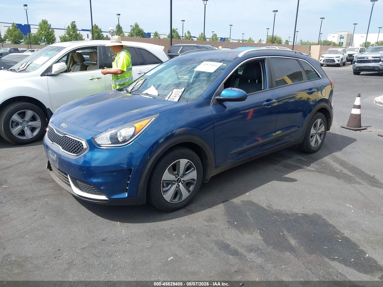 2019 KIA NIRO LX · 2/11