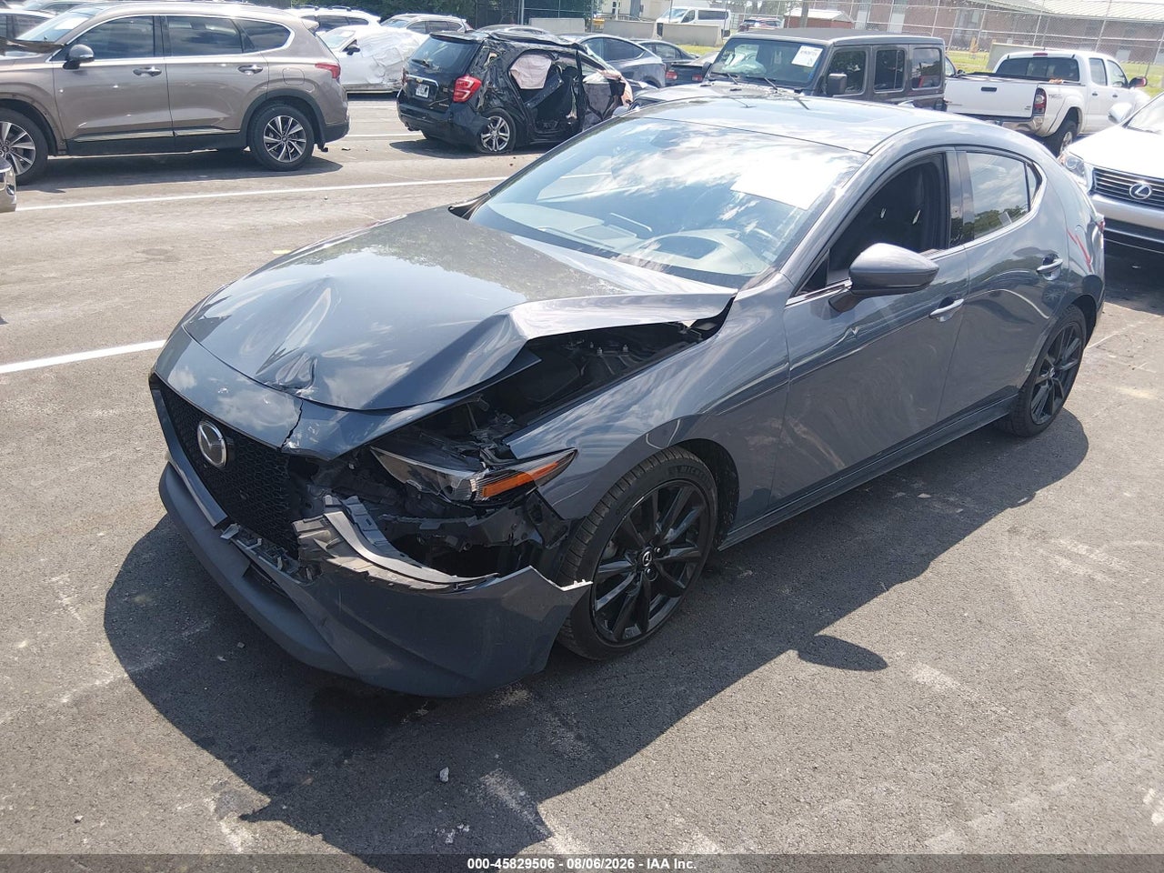 2020 MAZDA MAZDA3 PREMIUM PACKAGE · 2/11